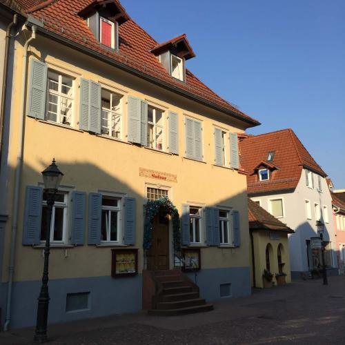 Geschäftshaus in der Fußgängerzone Ettlingen